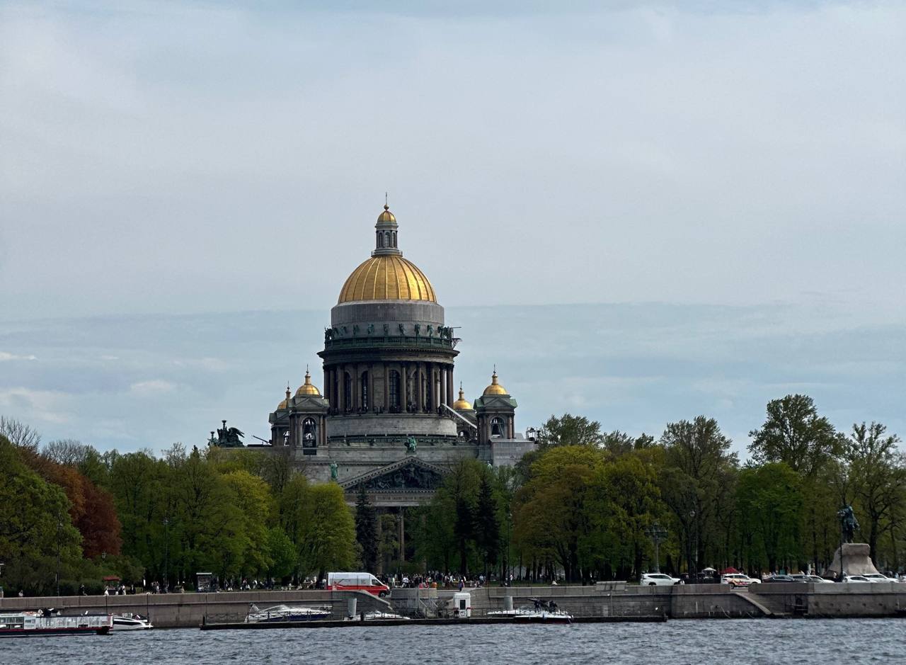 Что нужно знать тем, кто решился на переезд в Петербург: атмосфера, сложности и особенности местных