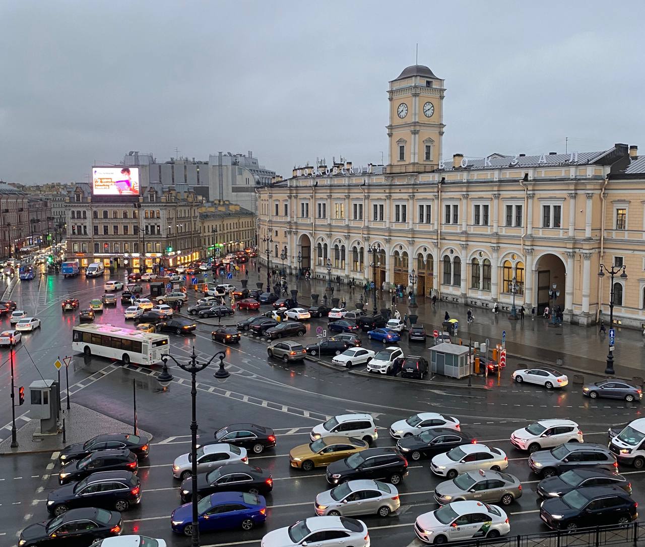 Солнце спрячется: Петербург оказался под властью циклона