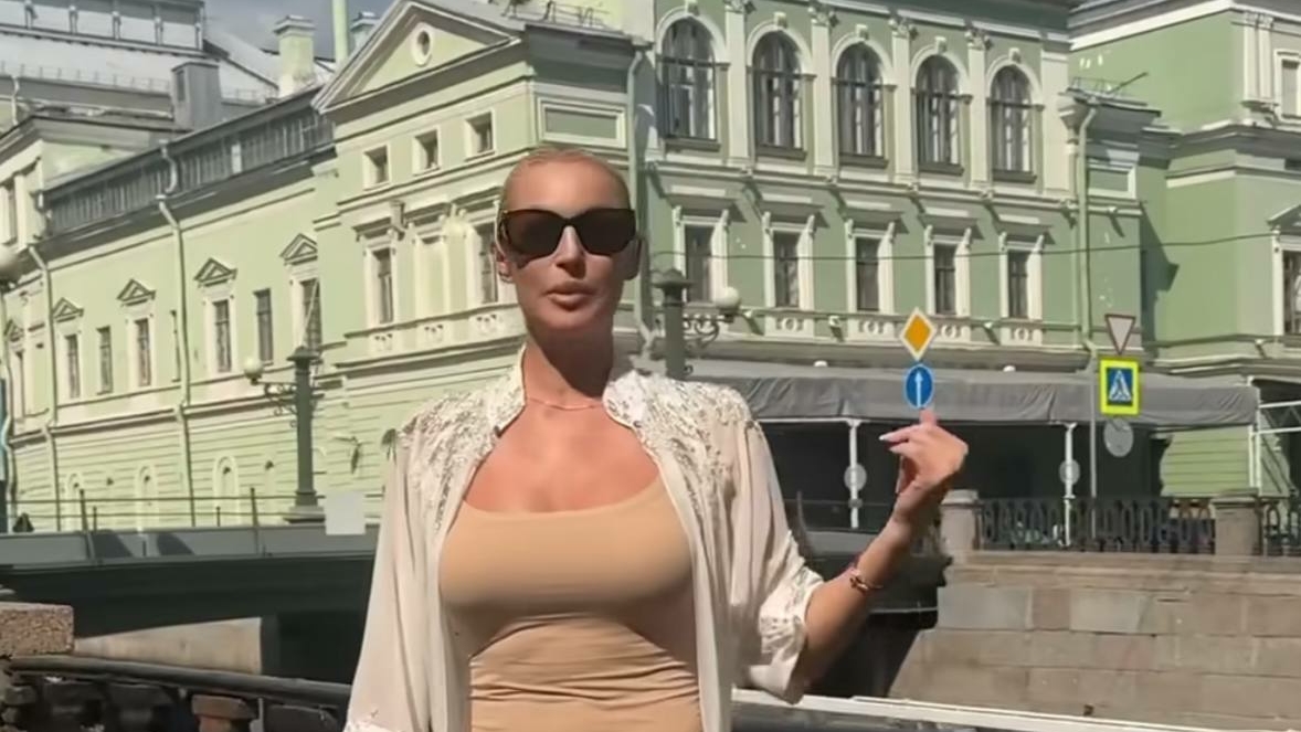 Волочкова: В самолете я бы положила ноги на человека впереди, и он был бы счастлив