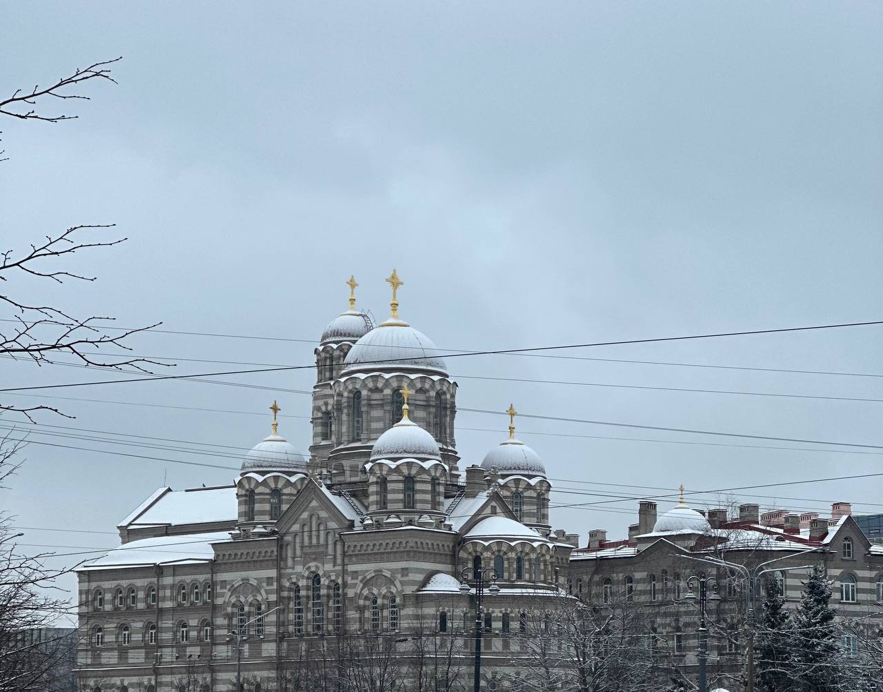 В Петербург пришло похолодание и осадки: какая погода будет в городе 15 ноября