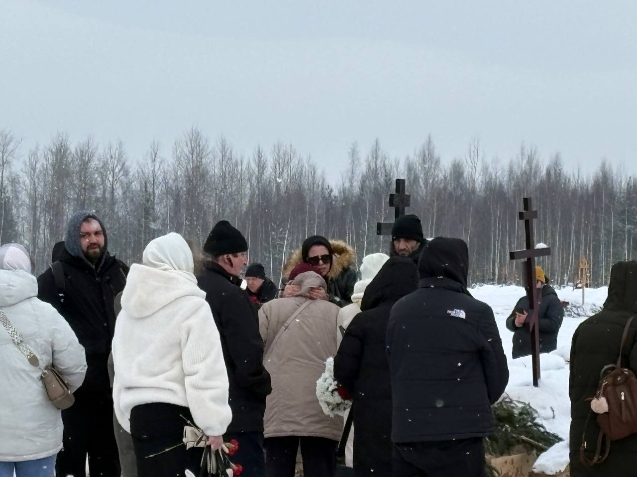Родители 9-летнего Паши приехали на похороны после публичного прощания