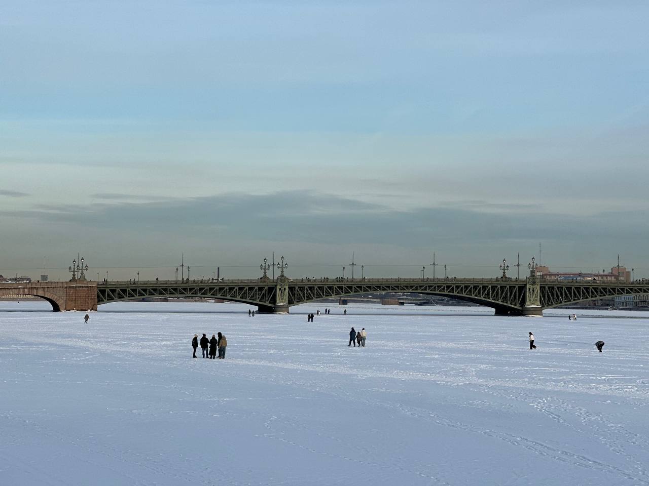Антициклон разгонит облака и принесет солнечный день в Петербург 25 февраля