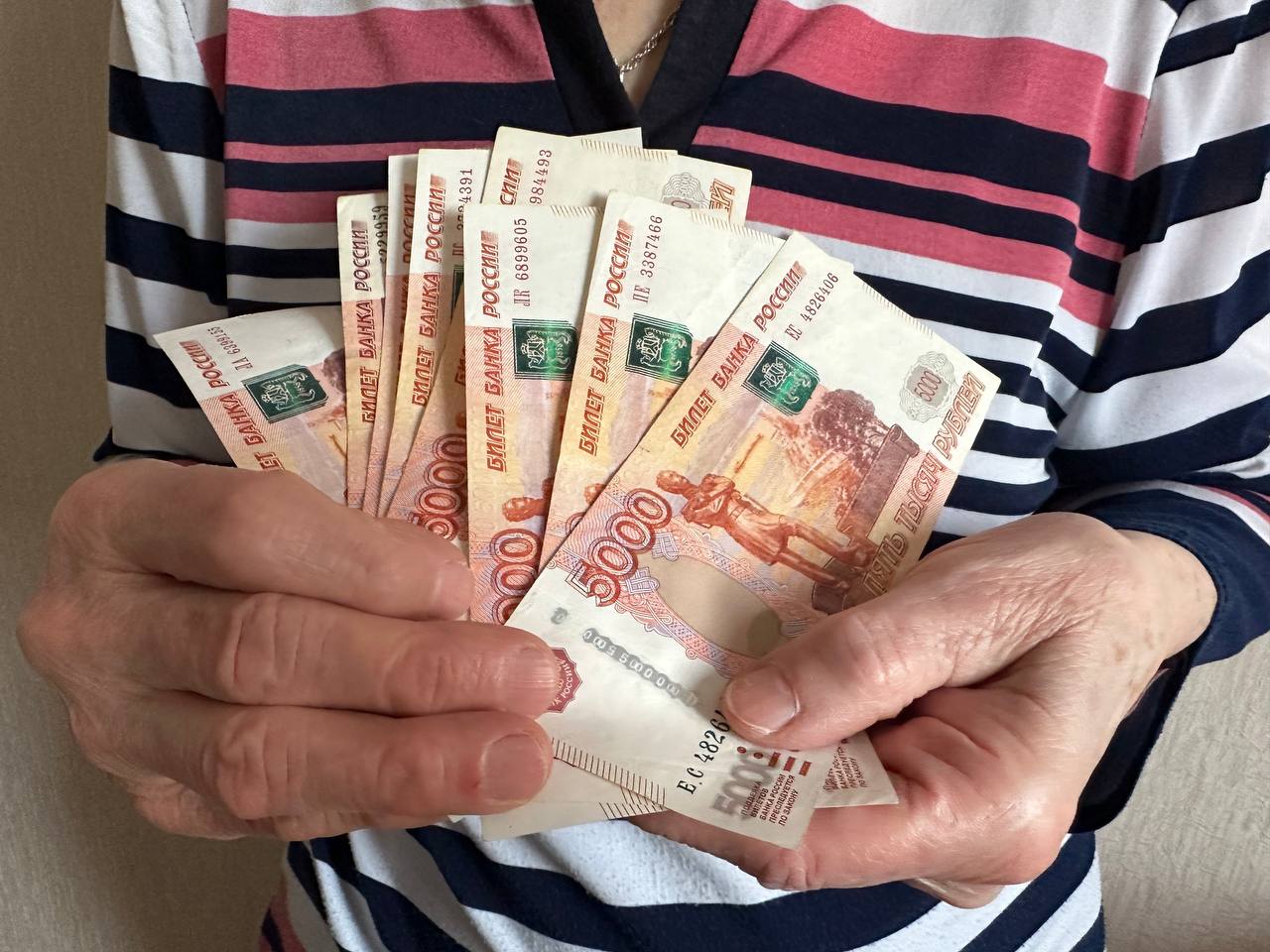 Средняя пенсия петербуржцев в 2025 году достигла 25 тысяч рублей