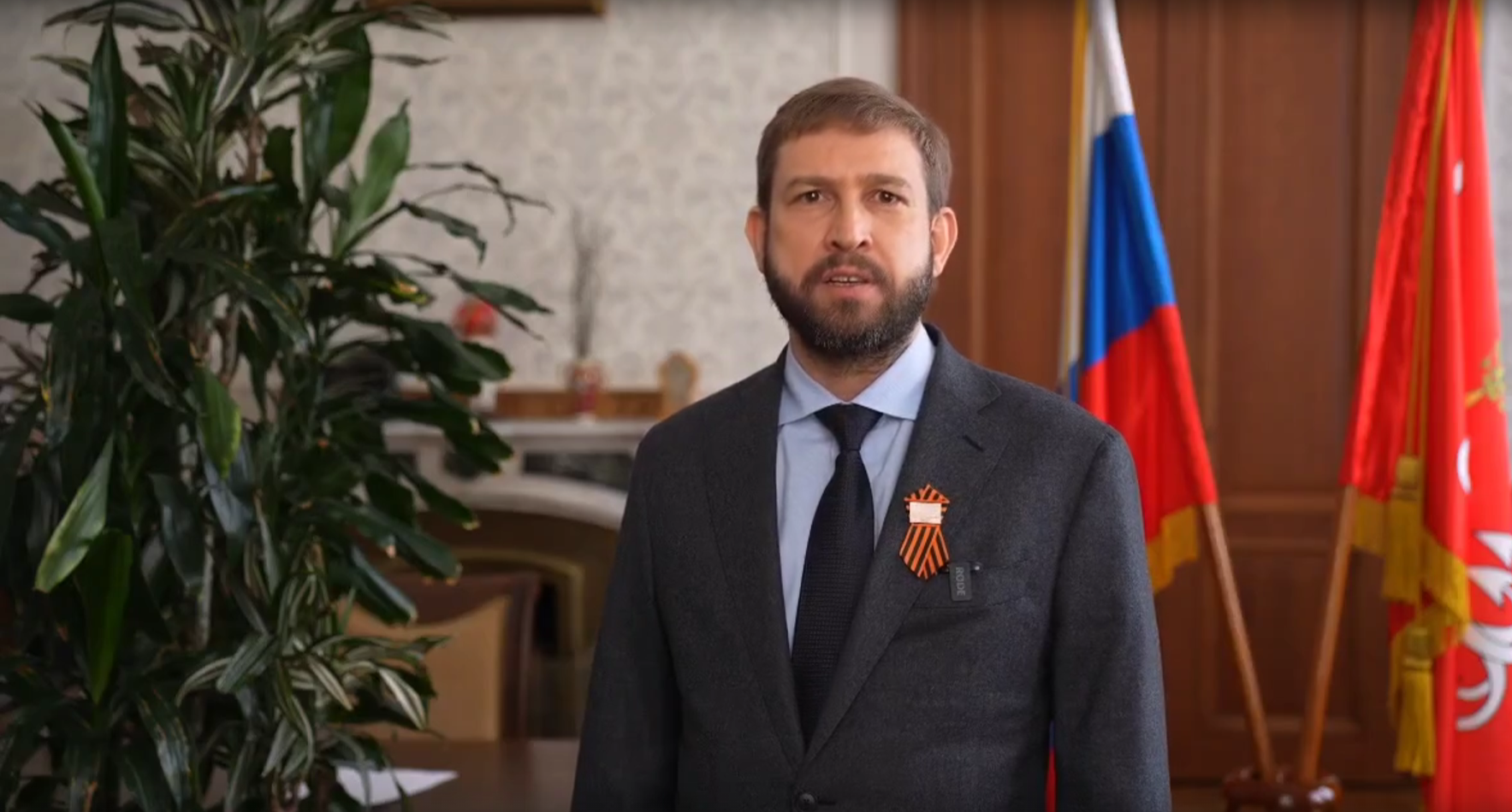 Глава Петроградского района Ваньчков поздравил петербуржцев с Днем Победы