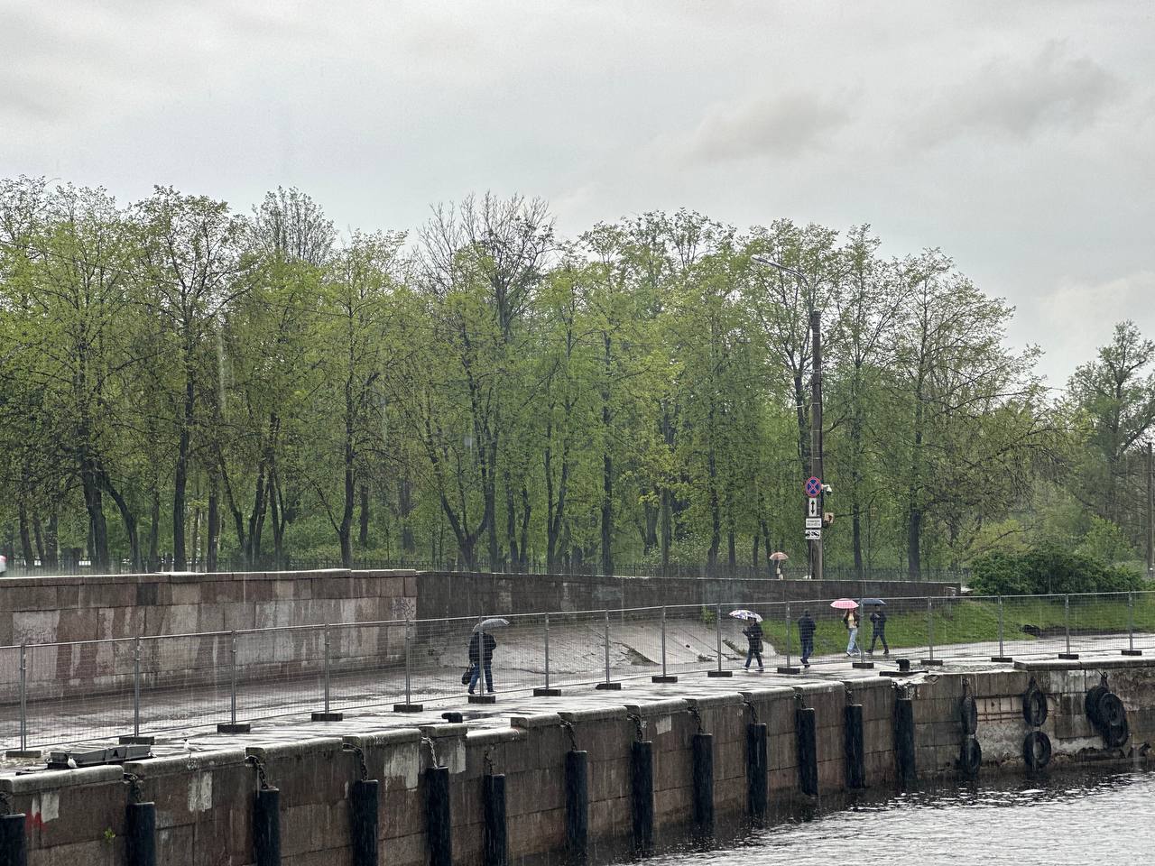 Готовить зонтики? Циклон повлияет на погоду в Петербурге и Ленобласти 13 мая