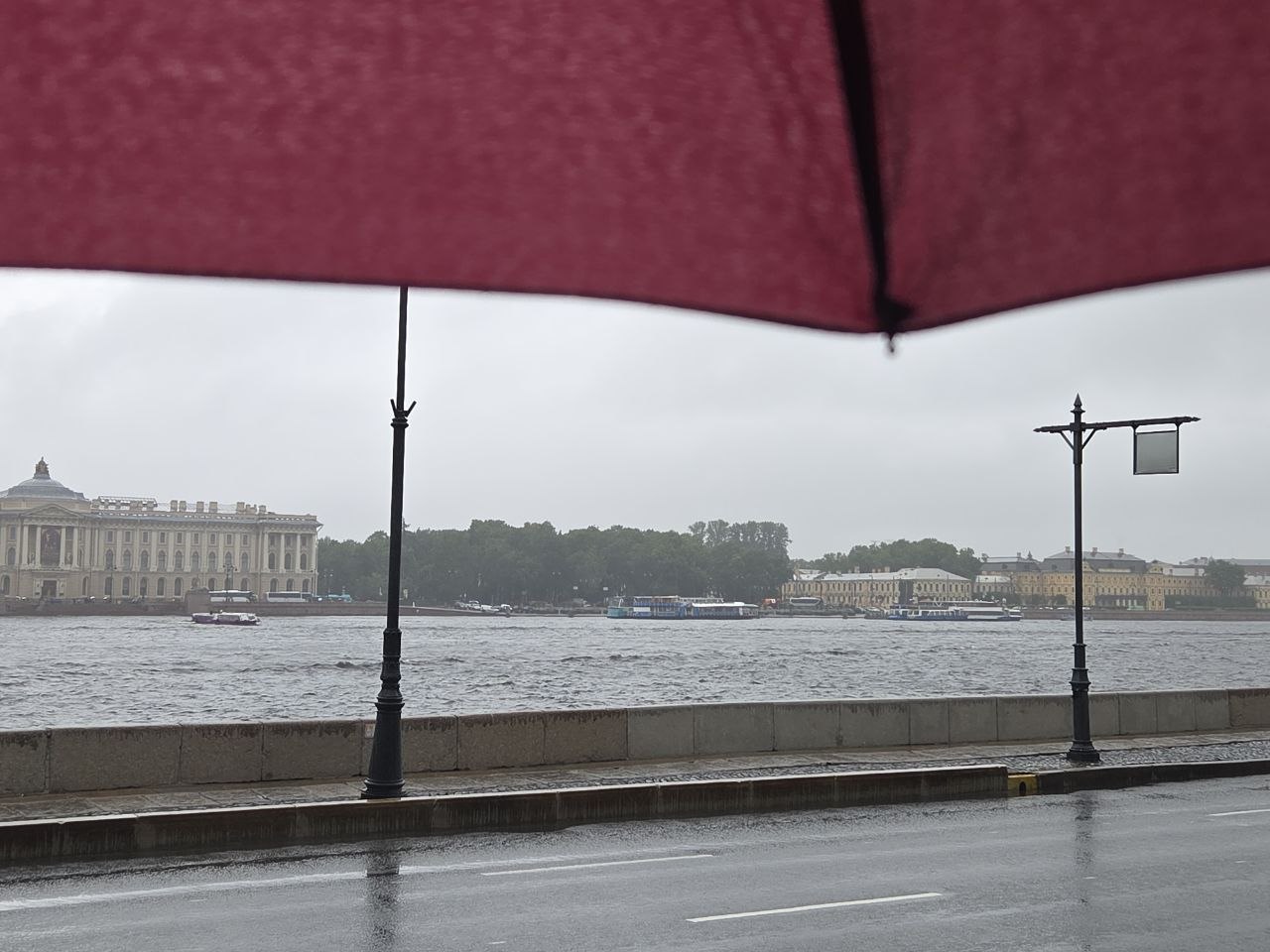 В Финском заливе и Ладоге выпадет более половины месячной нормы осадков 17 июня