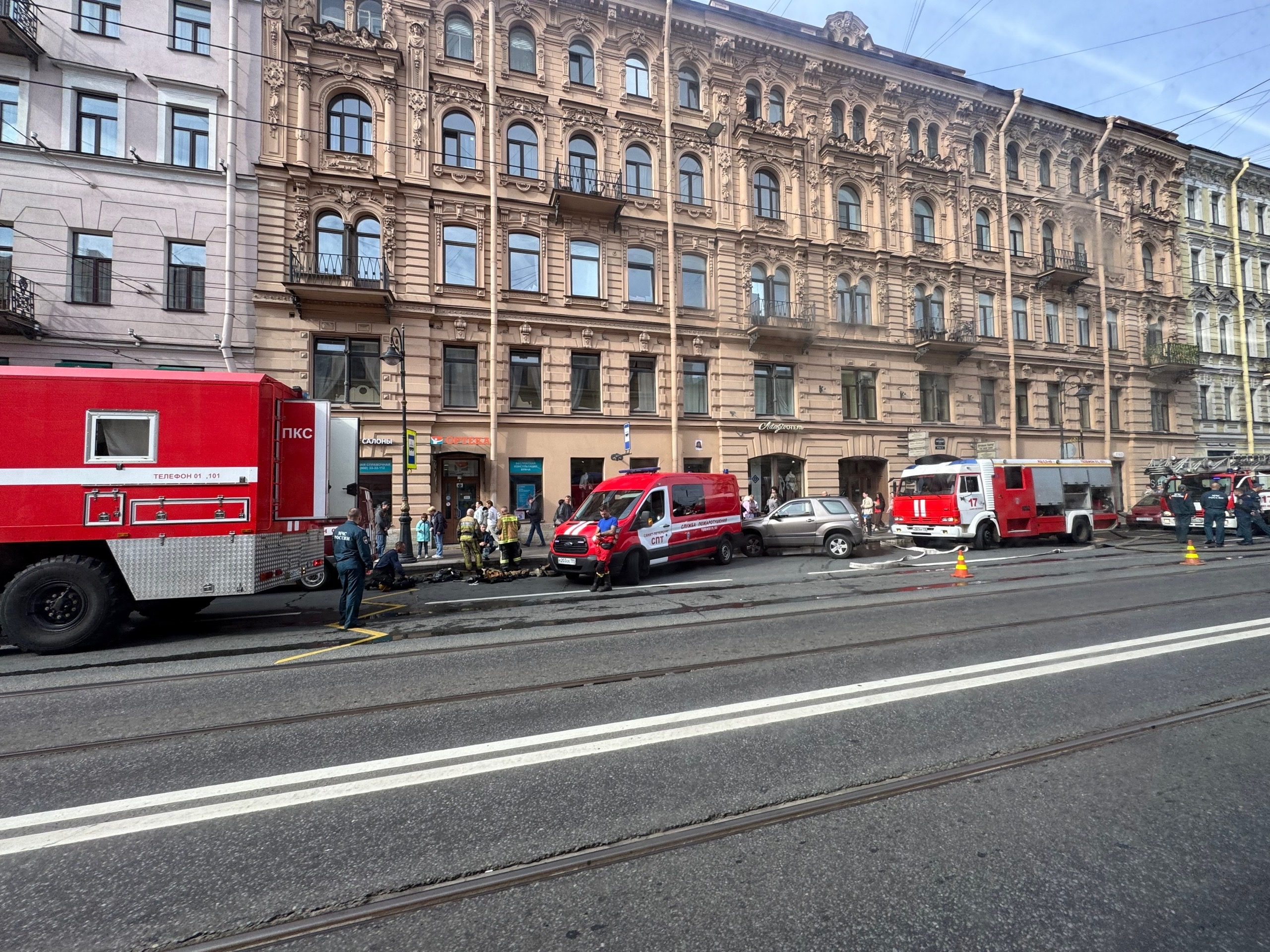 Детей эвакуировали из горящего доходного дома Антонова на Литейном