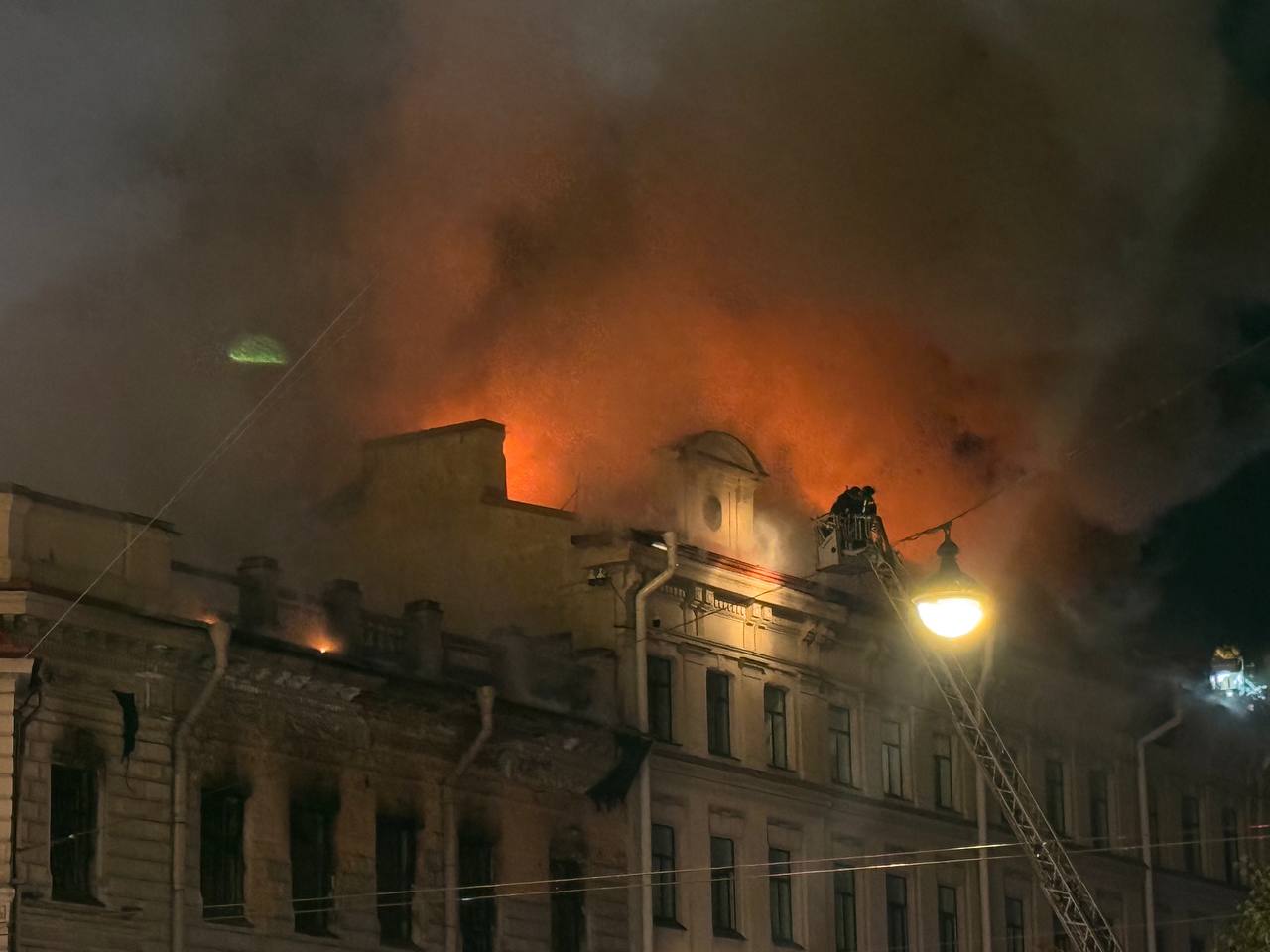 Интерьеры в доме Миллера собираются восстановить по сохранившейся лепнине